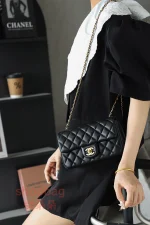 高仿香奈兒/Chanel 方胖子大mini 金球鏈條翻蓋包 黑色：圖片 28