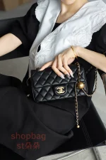 高仿香奈兒/Chanel 方胖子大mini 金球鏈條翻蓋包 黑色：圖片 20