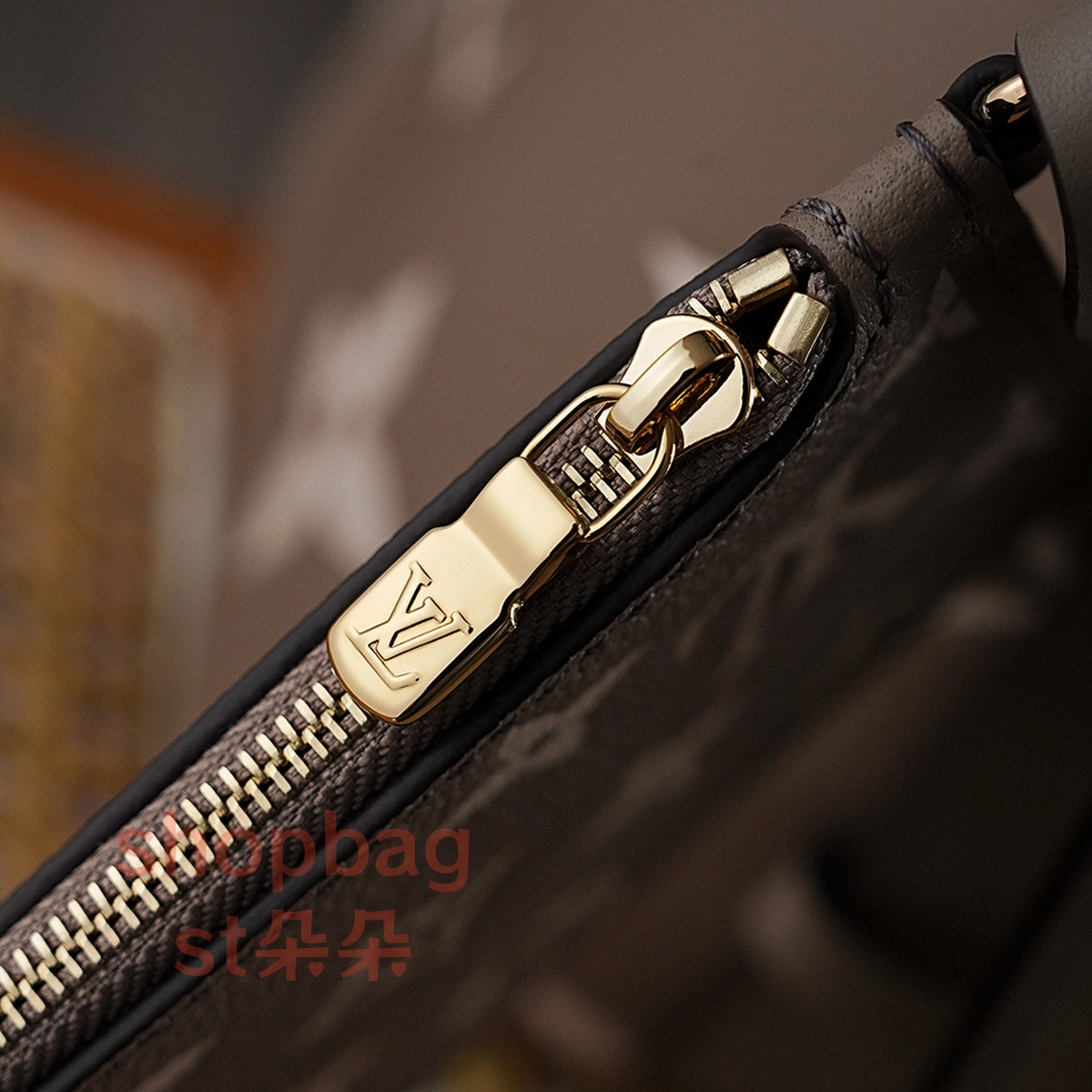 高仿包包LV All In BB 多功能旅行 大象灰 水桶包 M13045 16 高仿包包LV All In BB 多功能旅行 大象灰 水桶包 M13045