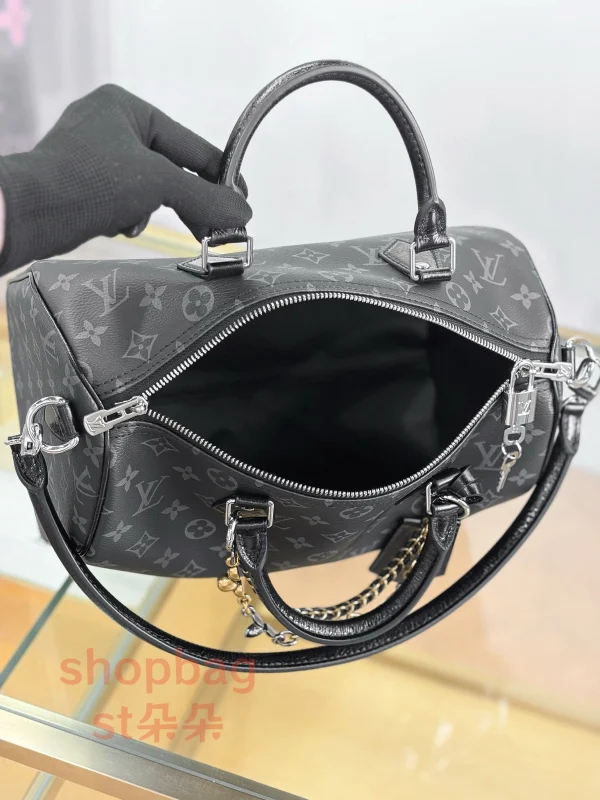 高仿 高仿包 高仿包包LV SPEEDY SOFT 30 男女通用款 斜挎 旅行包 M15102 實拍照片拉鏈打開