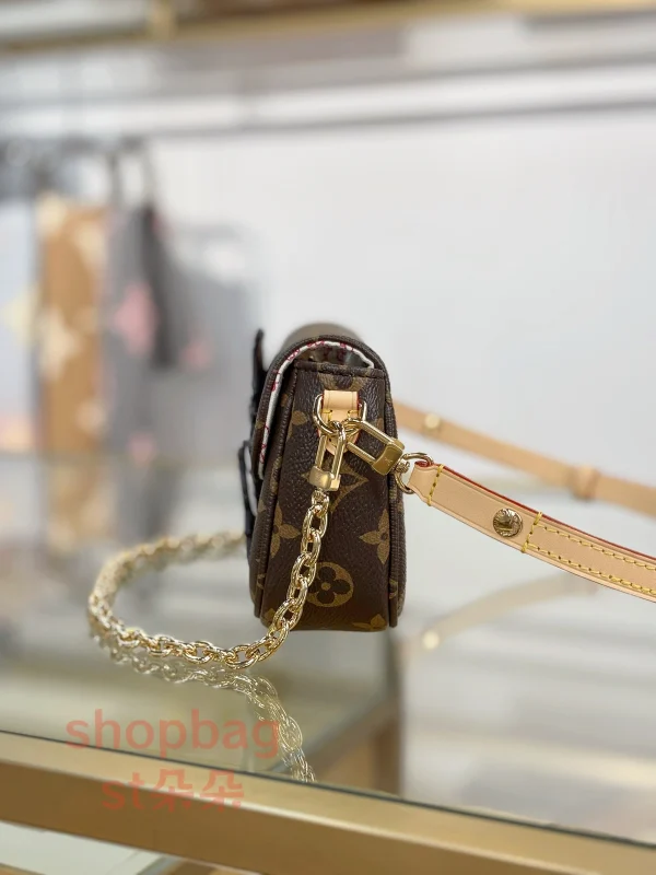 高仿 a貨包包 頂級高仿 路易威登與 Grace Coddingon 同行系列 WALLET ON CHAIN IVY 單肩包 M15148 實拍照片側面
