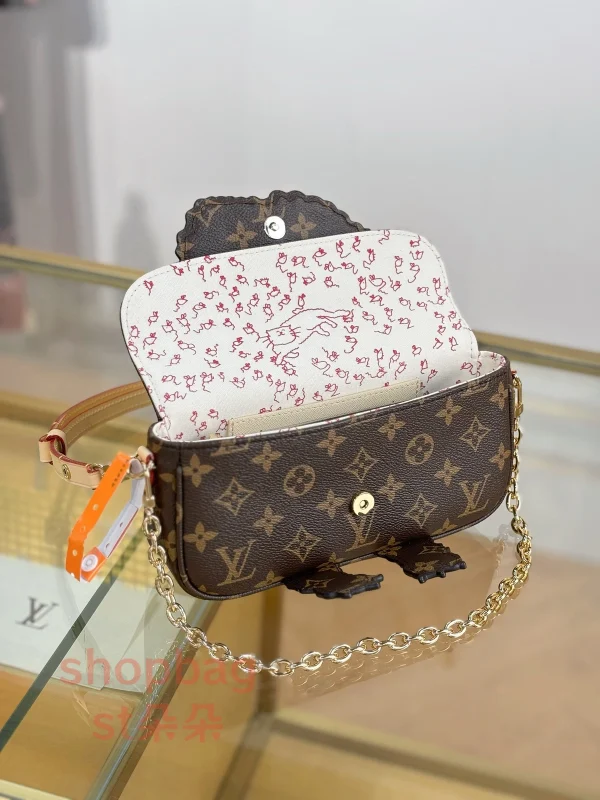 高仿 a貨包包 頂級高仿 路易威登與 Grace Coddingon 同行系列 WALLET ON CHAIN IVY 單肩包 M15148 實拍照片袋口展開