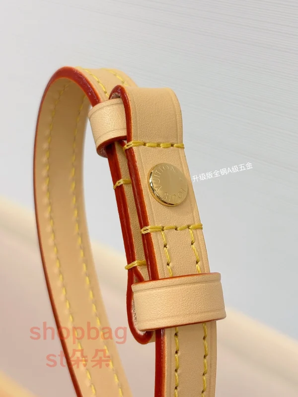 高仿 a貨包包 頂級高仿 路易威登與 Grace Coddingon 同行系列 WALLET ON CHAIN IVY 單肩包 M15148 實拍照片全鋼五金肩帶