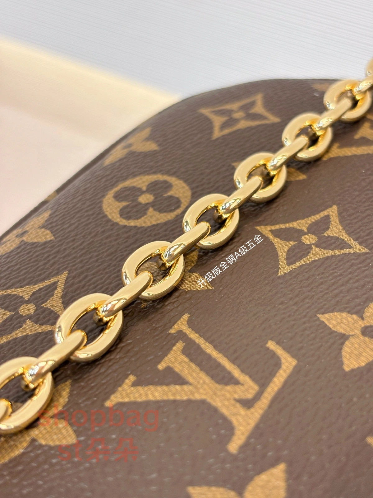 高仿 路易威登與 Grace Coddingon 同行系列 WALLET ON CHAIN IVY 單肩包 M15148 15 高仿 a貨包包 頂級高仿 路易威登與 Grace Coddingon 同行系列 WALLET ON CHAIN IVY 單肩包 M15148 實拍照片全鋼五金鏈條