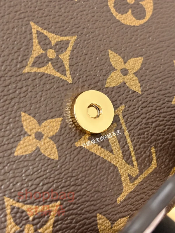 高仿 a貨包包 頂級高仿 路易威登與 Grace Coddingon 同行系列 WALLET ON CHAIN IVY 單肩包 M15148 實拍照片全鋼五金扣子