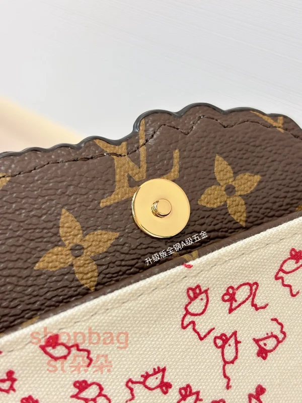 高仿 a貨包包 頂級高仿 路易威登與 Grace Coddingon 同行系列 WALLET ON CHAIN IVY 單肩包 M15148 實拍照片全鋼五金扣子