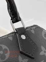 高仿 LV NANO SPEEDY 黑武士 男女通用款 斜挎 郵差包 M26573：圖片 13