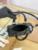 高仿 LV NANO SPEEDY 黑武士 男女通用款 斜挎 郵差包 M26573：圖片 7