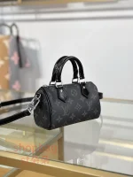 高仿 LV NANO SPEEDY 黑武士 男女通用款 斜挎 郵差包 M26573：圖片 4