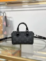 高仿 LV NANO SPEEDY 黑武士 男女通用款 斜挎 郵差包 M26573：圖片 2