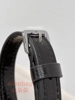 高仿 LV NANO SPEEDY 黑武士 男女通用款 斜挎 郵差包 M26573：圖片 19