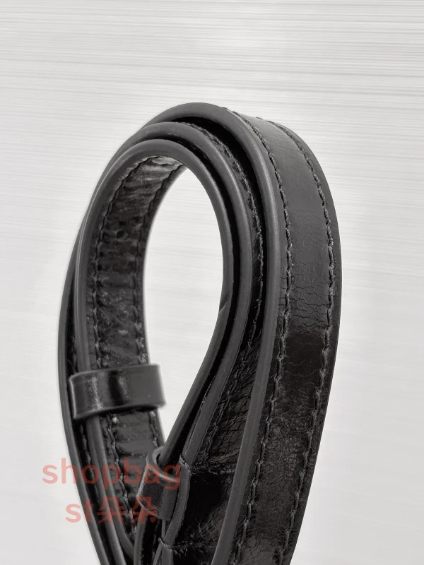 高仿 LV NANO SPEEDY 黑武士 男女通用款 斜挎 郵差包 M26573：圖片 17