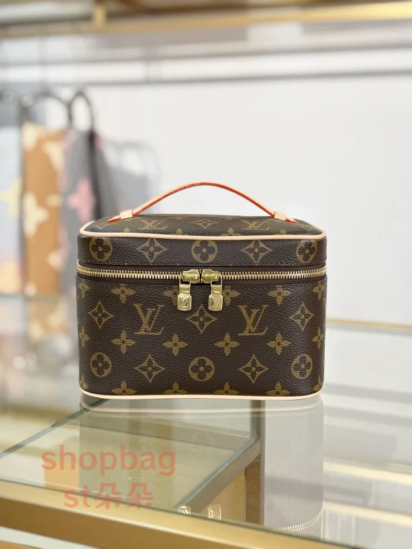 LV化妆包 M44495 台灣LV LV官網