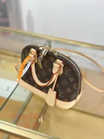 高仿 高仿包 LV包推薦 LV ALMA BB 斜挎手提 單肩 貝殼包 M46990 實拍照片俯拍