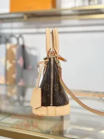 高仿 高仿包 LV包推薦 LV ALMA BB 斜挎手提 單肩 貝殼包 M46990 實拍照片側面