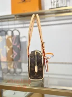 高仿包LV HANG ON 老花 開口笑 手提 單肩包 M47031：圖片 8