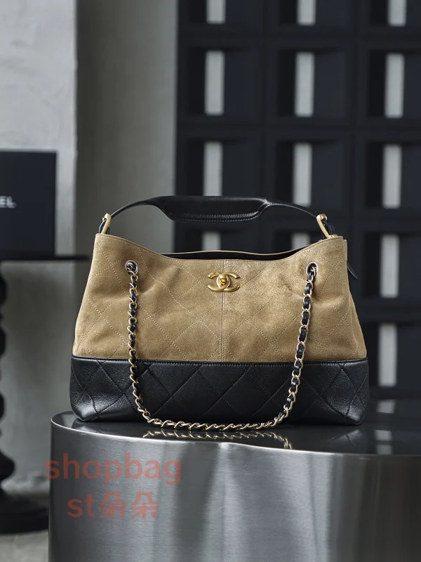 精品包 香奈兒 25A 手工坊 hobo麂皮 杏包 小號 手提包：圖片 2