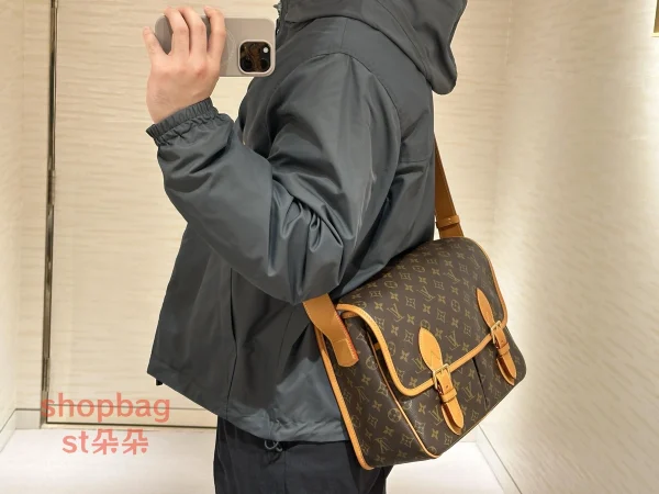 LV郵差包推薦 LV男包推薦 LV斜挎包推薦