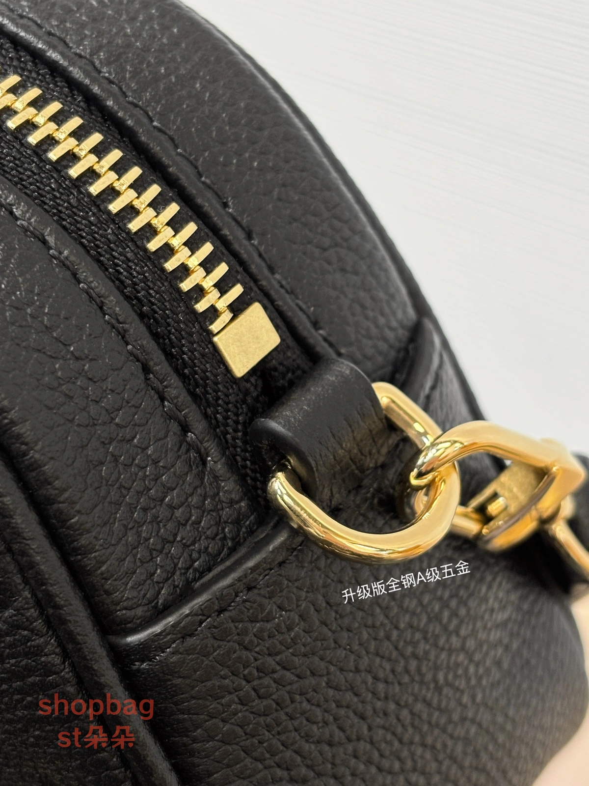 精品高仿 LV TINY CAMERA BAG 黑色 相機包 M25518 15 精品相機包 精品包推薦 精品LV