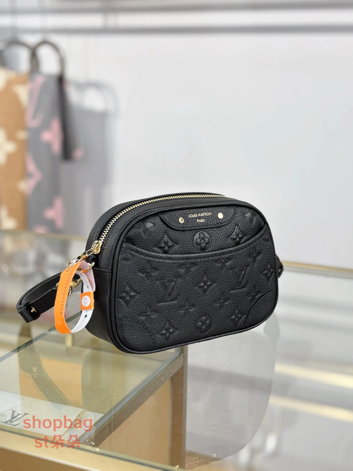 精品高仿 LV TINY CAMERA BAG 黑色 相機包 M25518 3 精品高仿 LV TINY CAMERA BAG 黑色 相機包 M25518