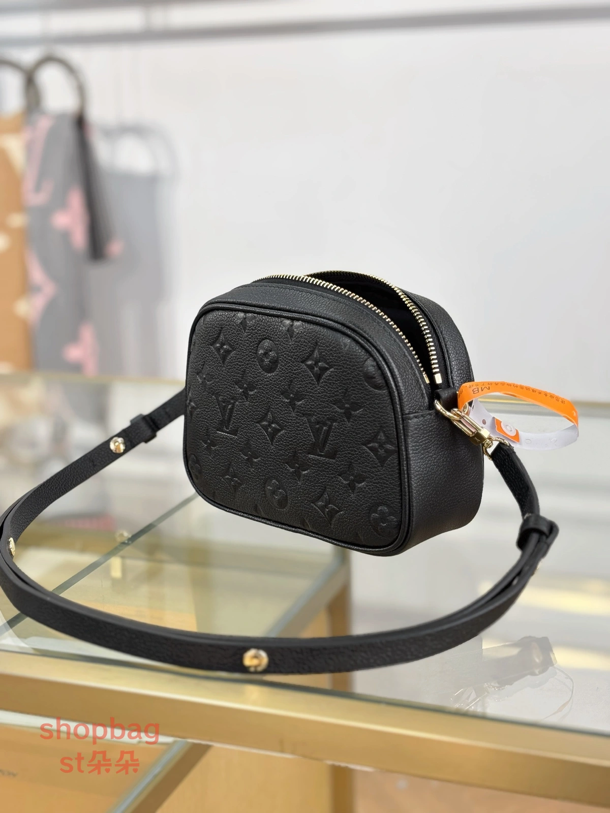精品高仿 LV TINY CAMERA BAG 黑色 相機包 M25518 4 精品相機包 精品包推薦 精品LV