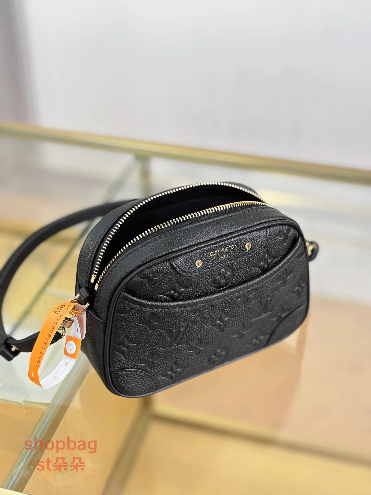 精品高仿 LV TINY CAMERA BAG 黑色 相機包 M25518 5 精品相機包 精品包推薦 精品LV