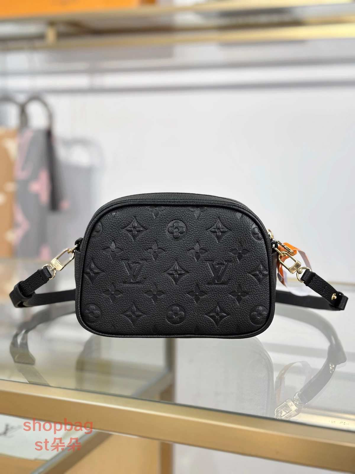精品高仿 LV TINY CAMERA BAG 黑色 相機包 M25518 8 精品相機包 精品包推薦 精品LV