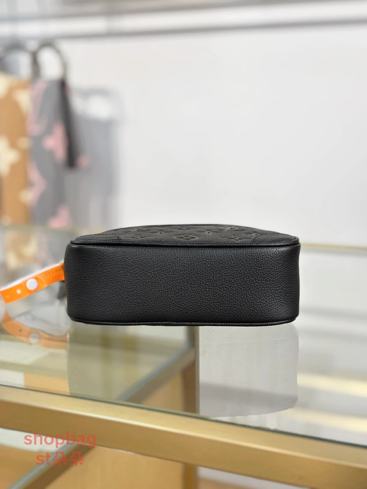 精品高仿 LV TINY CAMERA BAG 黑色 相機包 M25518 9 精品相機包 精品包推薦 精品LV