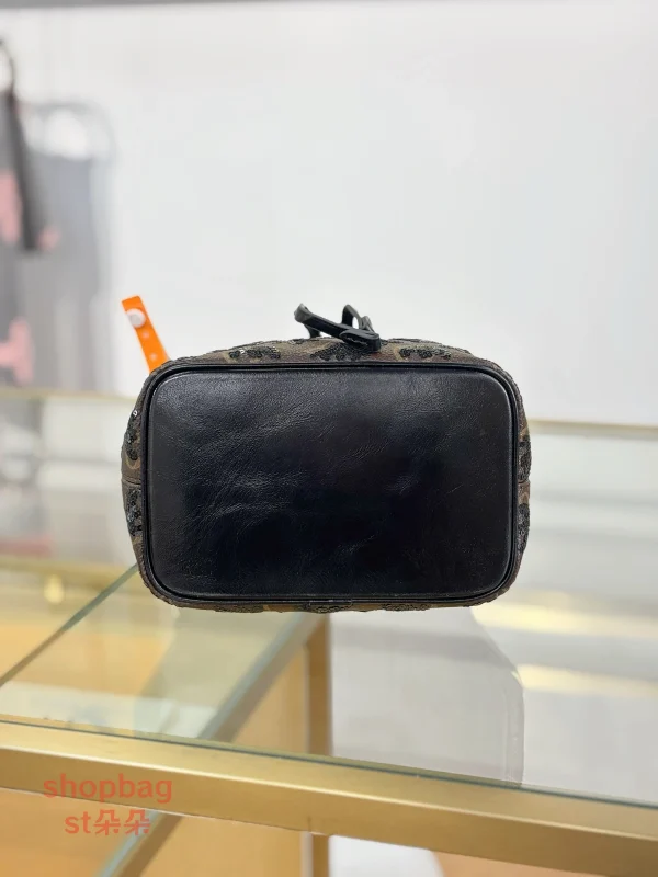 LV珠片包 LV新款包 LV水桶包