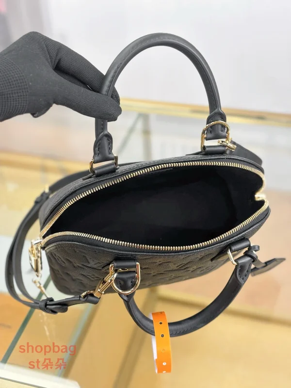 LV精品包 LV貝殼包 台灣精品包