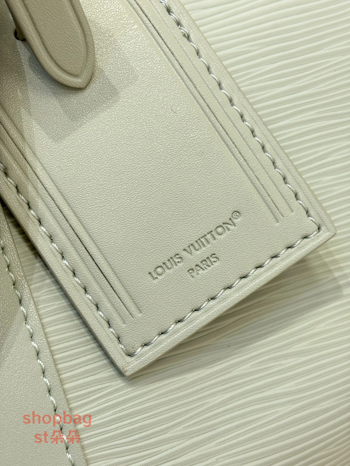 頂級精品 LV Keepall Bandoulière 45 牛皮 卡其綠色 旅行包 M15181 13 頂級精品 精品包包推薦 LV旅行包