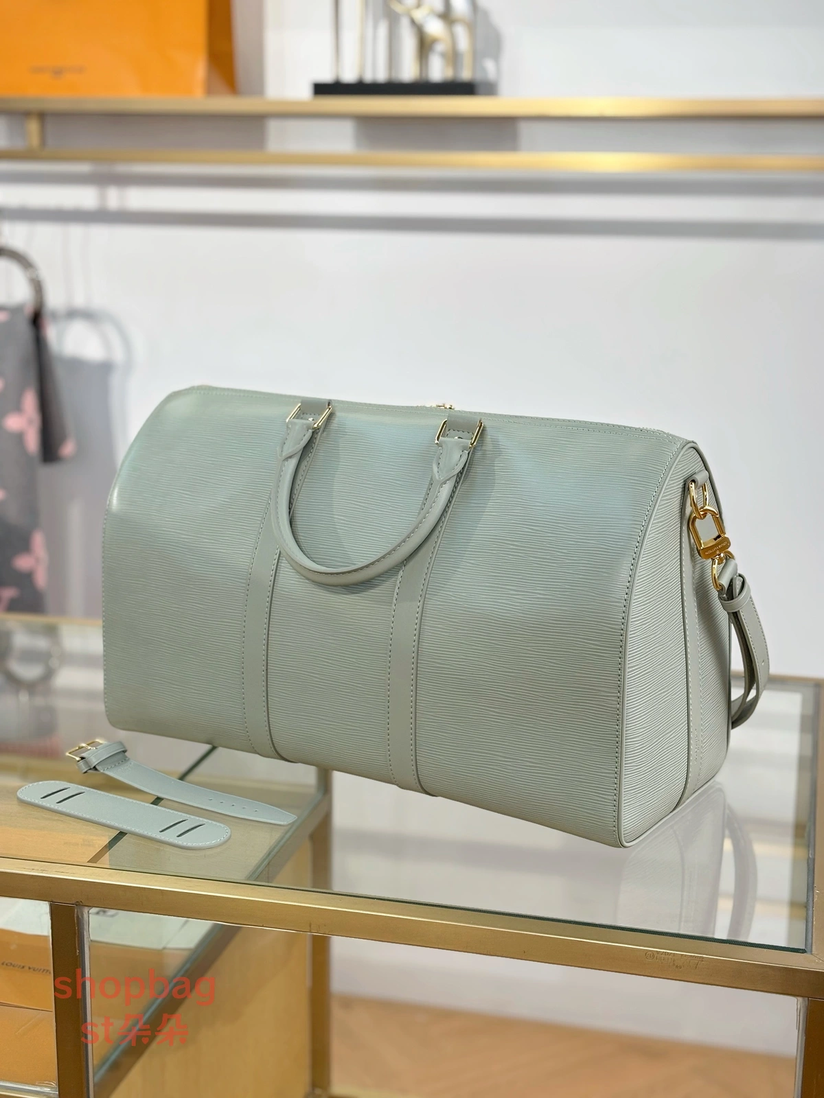 頂級精品 LV Keepall Bandoulière 45 牛皮 卡其綠色 旅行包 M15181 4 頂級精品 精品包包推薦 LV旅行包