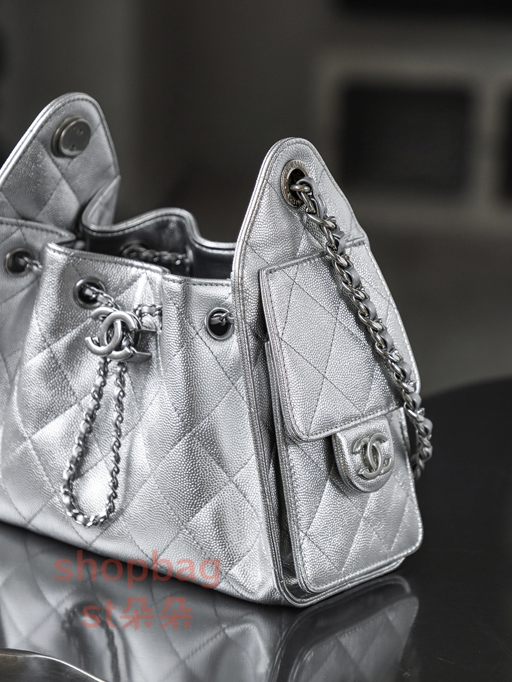 高仿包 香奈兒 25BAG 嬉皮Hobo Mini 銀色 三只羊小球牛皮 單肩包 9 高仿香奈兒25嬉皮包