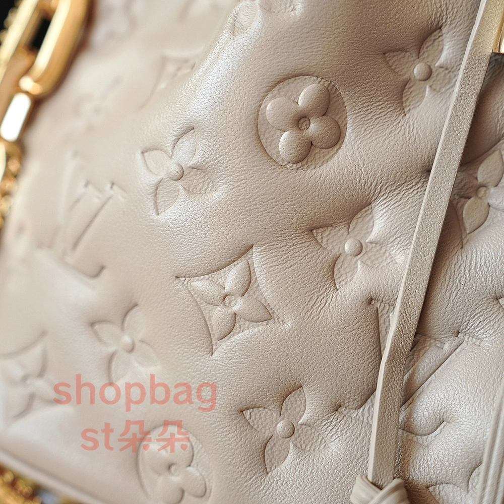 精品高仿 LV COUSSIN BUCKET 米色 斜挎單肩 鏈條包 M26530 11 高仿精品 LV包包推薦