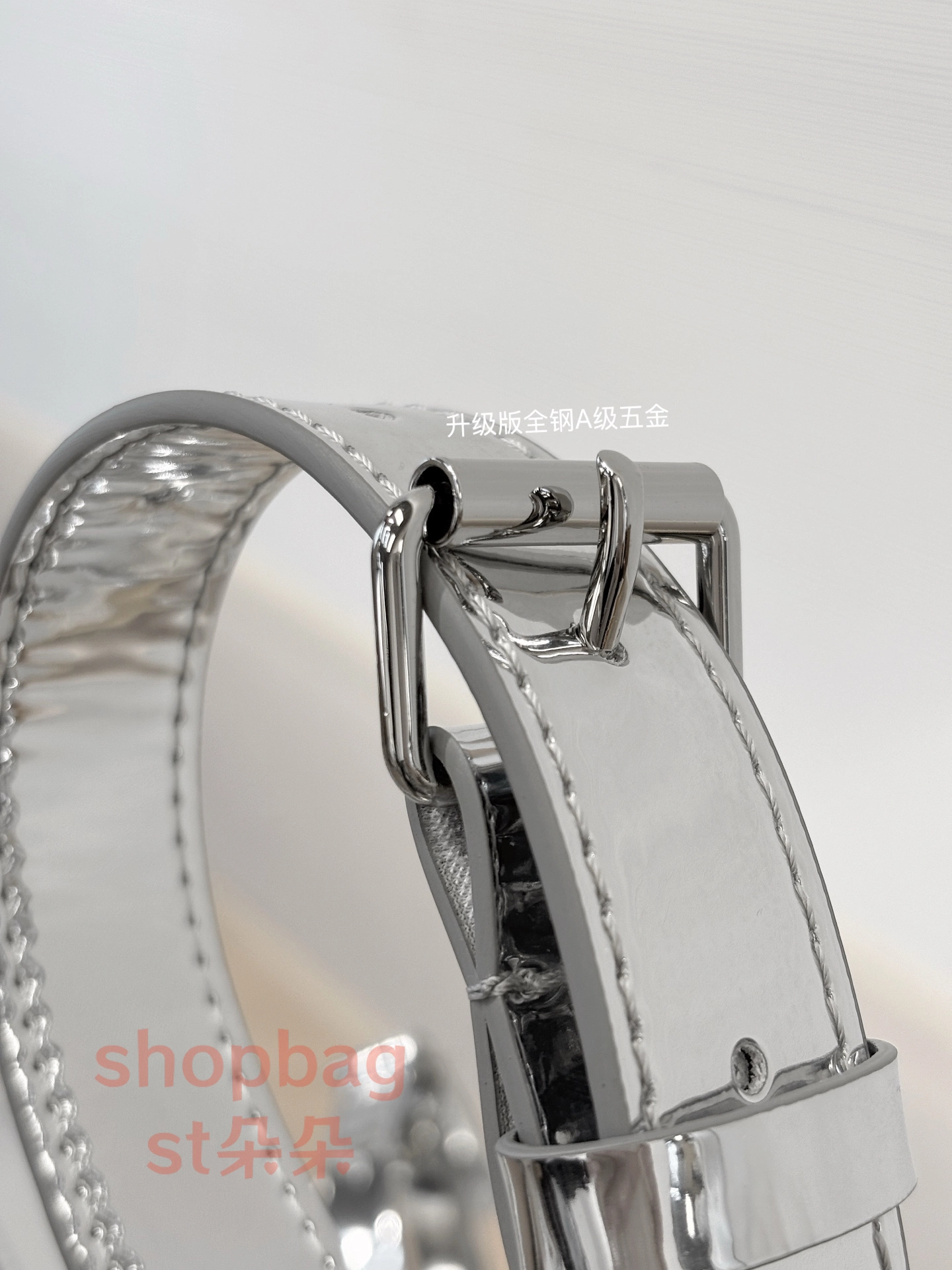 頂級a貨 LV Keepall Bandoulière 50 銀色 壓花男女通用旅行包 M26766 17 LV Keepall包 LV男包推薦