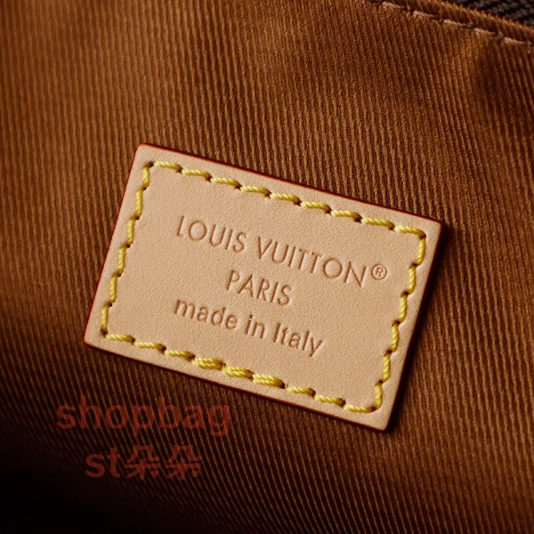 高仿LV Multipass新款包
