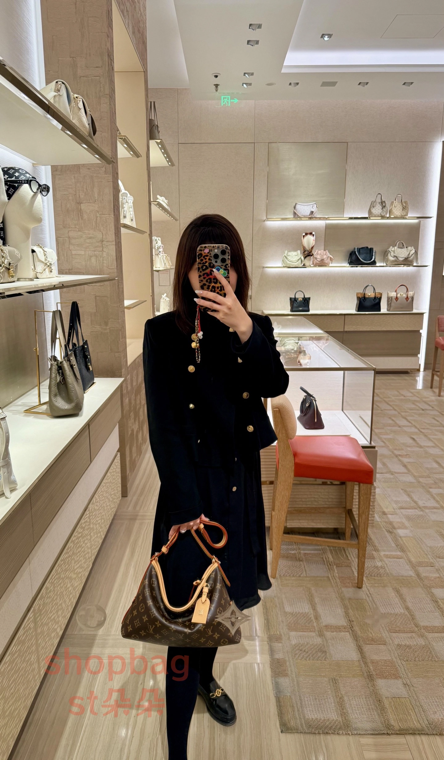 高仿精品包 LV CarryAll East West 新款 橫板 老花 購物袋 m28101 20 LV新款横板购物袋穿搭效果