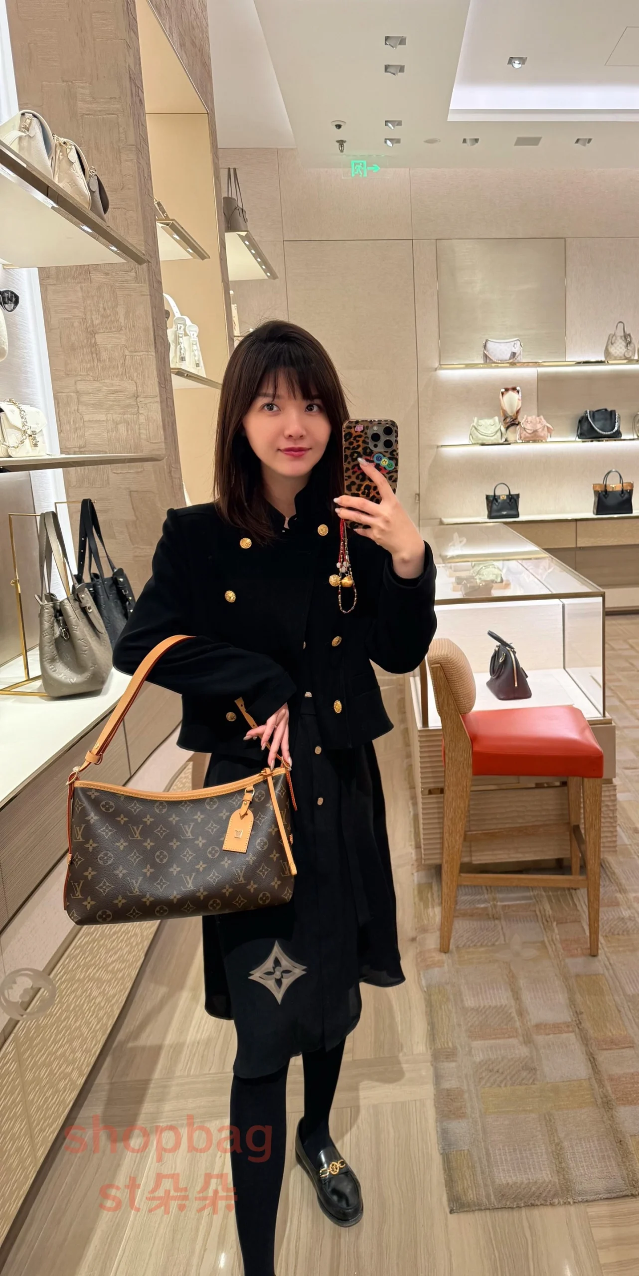 高仿精品包 LV CarryAll East West 新款 橫板 老花 購物袋 m28101 23 LV新款横板购物袋穿搭效果