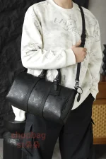 高仿包包 LV Keepall Bandoulière 35 黑色Monogram Midnight 旅行袋：圖片 23