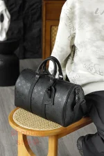 高仿包包 LV Keepall Bandoulière 35 黑色Monogram Midnight 旅行袋：圖片 20