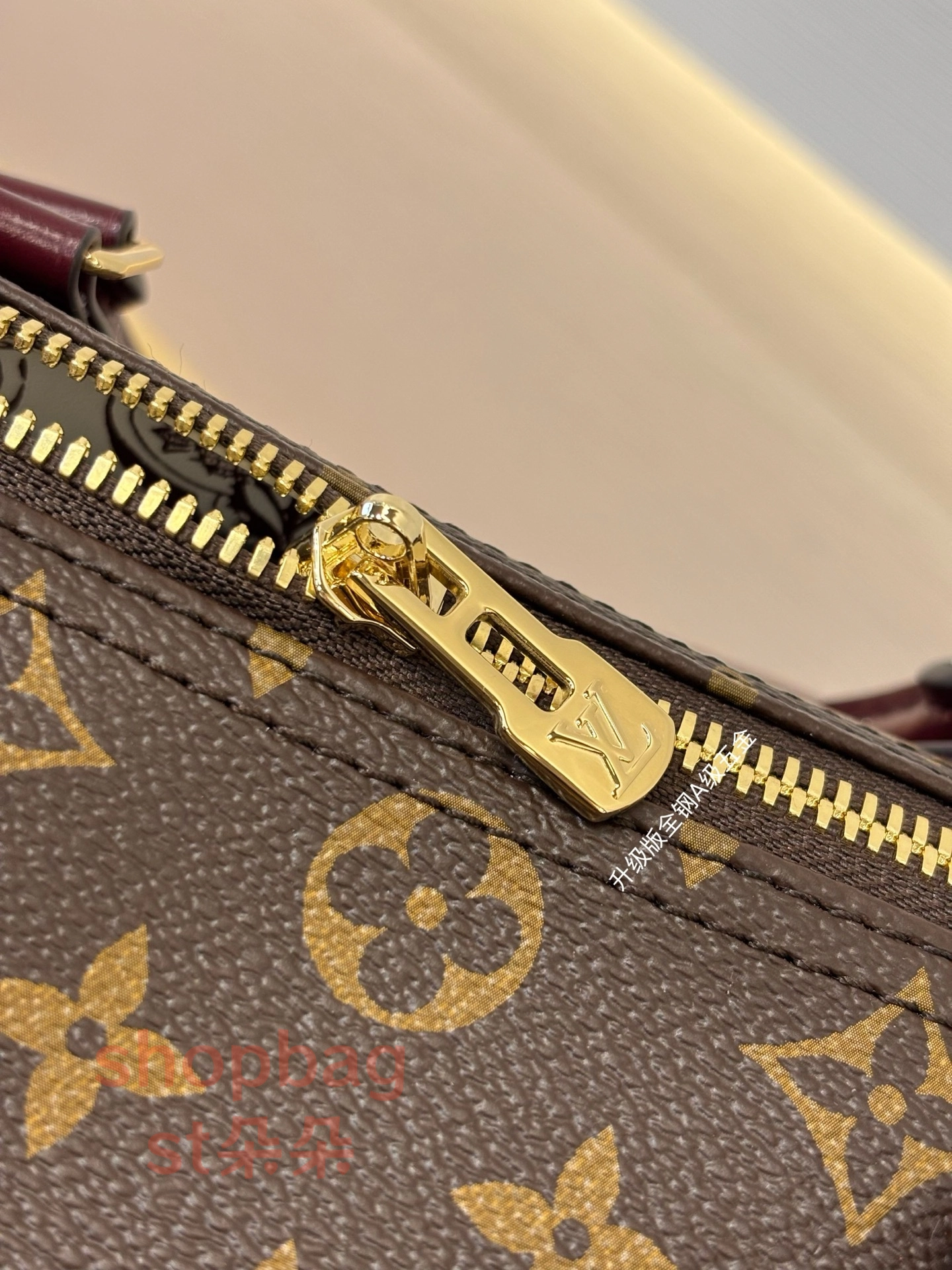 高仿 LV Speedy 30 Soft Celebration 男女通用款 老花 斜挎 旅行包 M28379 13 高仿包推薦LV Speedy 30
