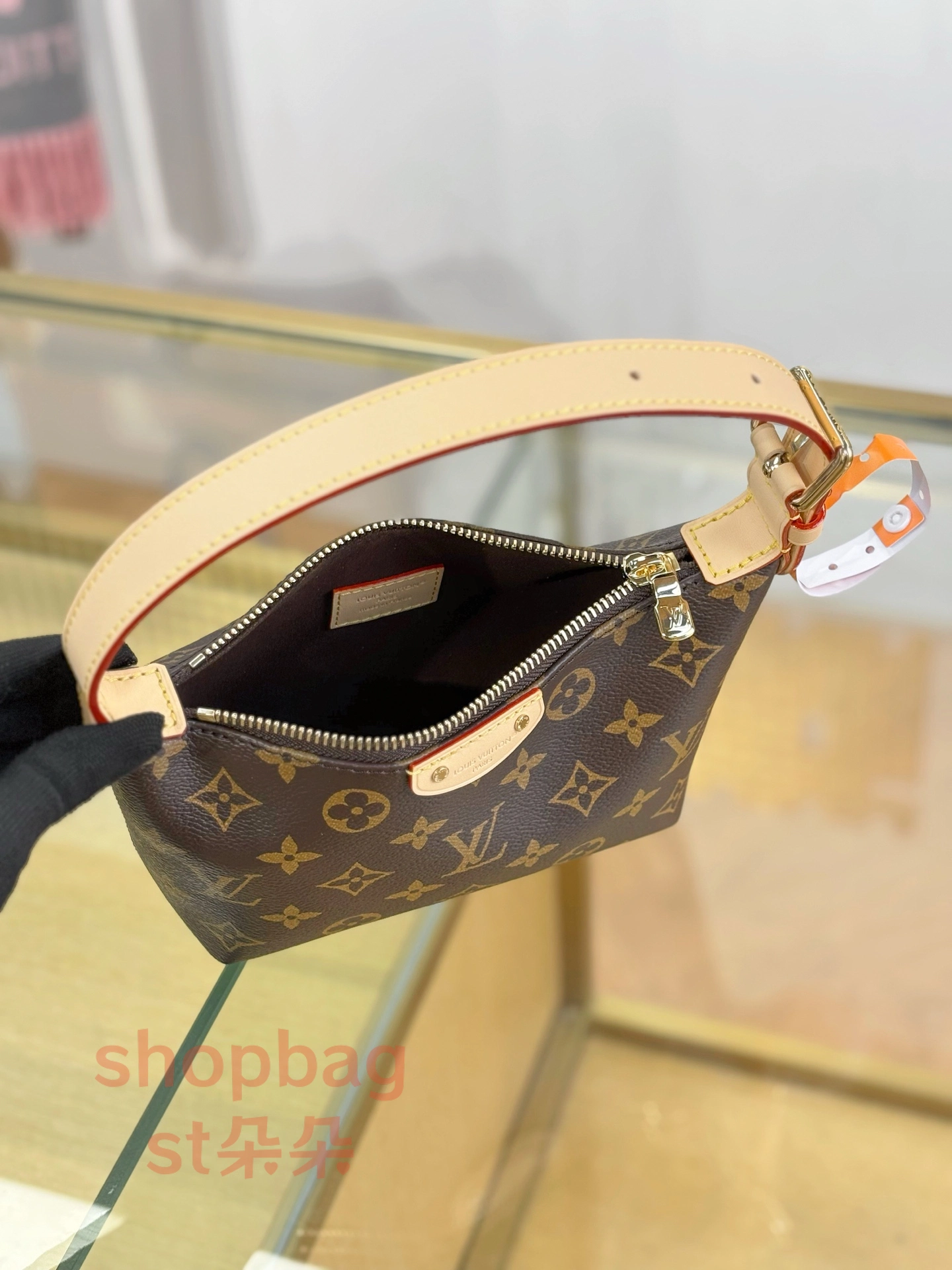 高仿包包 LV POCHETTE HILLS 老花飯盒包 M27509 6 LV飯盒包