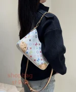 LV新款牛角包