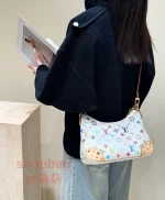 LV新款牛角包