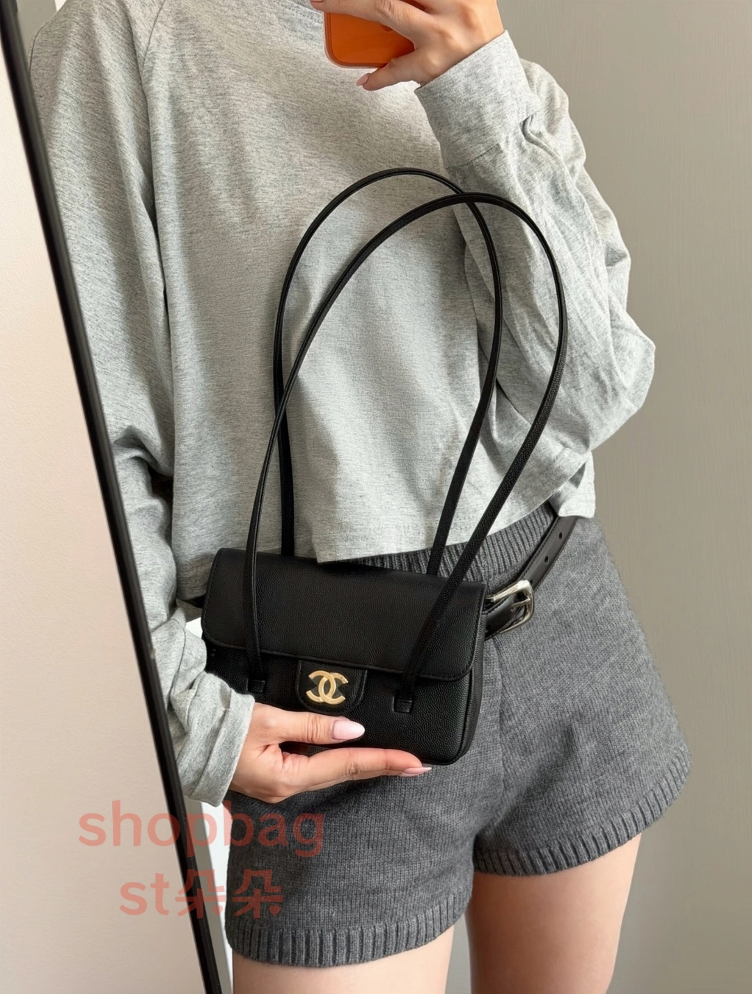 高仿精品 香奈兒 26P系列 𝖩𝖾𝗇𝗇𝗂𝖾同款包王𝖯𝗋𝖾𝗉𝗉𝗒 𝖢𝗈𝖼𝗈 MINI 黑色 小牛皮單肩包 17 香奈兒 Preppy CoCo手袋