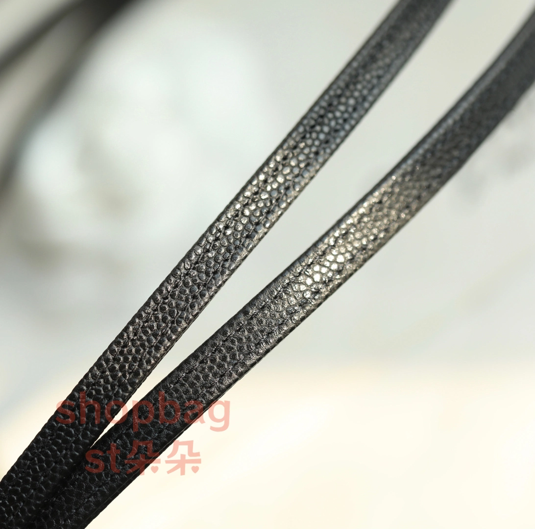 高仿精品 香奈兒 26P系列 𝖩𝖾𝗇𝗇𝗂𝖾同款包王𝖯𝗋𝖾𝗉𝗉𝗒 𝖢𝗈𝖼𝗈 MINI 黑色 小牛皮單肩包 14 香奈兒 Preppy CoCo手袋