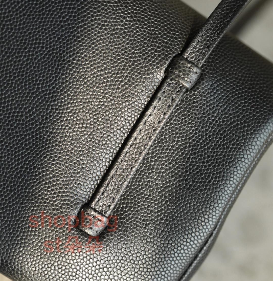 高仿精品 香奈兒 26P系列 𝖩𝖾𝗇𝗇𝗂𝖾同款包王𝖯𝗋𝖾𝗉𝗉𝗒 𝖢𝗈𝖼𝗈 MINI 黑色 小牛皮單肩包 12 香奈兒 Preppy CoCo手袋