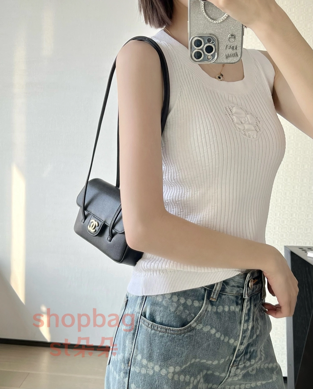 高仿精品 香奈兒 26P系列 𝖩𝖾𝗇𝗇𝗂𝖾同款包王𝖯𝗋𝖾𝗉𝗉𝗒 𝖢𝗈𝖼𝗈 MINI 黑色 小牛皮單肩包 24 香奈兒 Preppy CoCo手袋