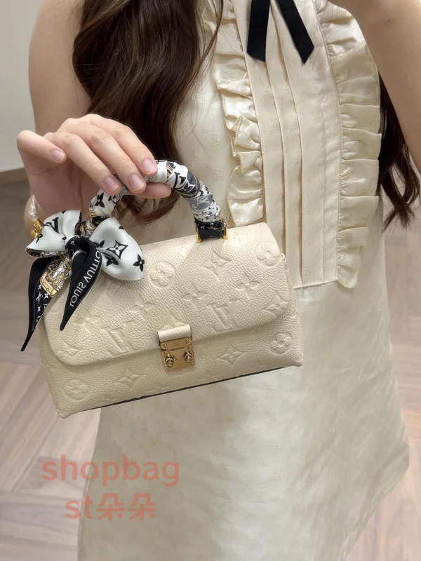 高仿包 LV Nano Madeleine 白色 壓紋 鏈條包 M12145：圖片 21
