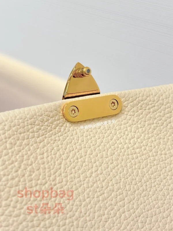 高仿包 LV Nano Madeleine 白色 壓紋 鏈條包 M12145：圖片 17